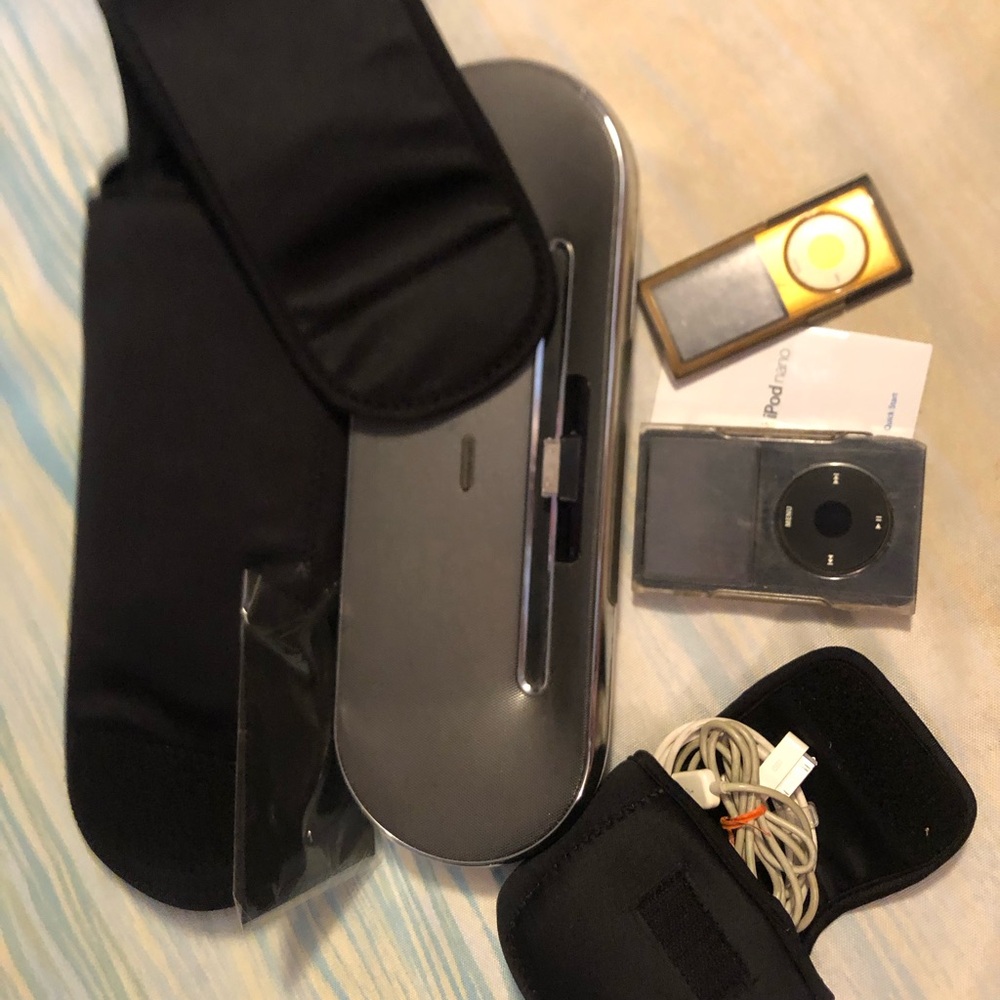 Bundle 1st Gen iPod, Nano Both w/Cases, Travel Speaker WORKS All Cords Included